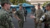 9일 한국을 방문한 새뮤얼 파파로 미국 인도태평양사령관이 비무장지대(DMZ) 내 공동경비구역에서 관계자의 설명을 듣고 있다.