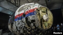 در آن حمله هواپیما در هوا منفجر شد و ۲۹۸ نفر از سرنشینان بوئینگ ۷۷۷ مالزیایی کشته شدند.