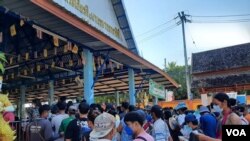 Myanmar migrants in Maesod receiving Covid 19 vaccination 