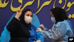 در پی کمبود دز دوم واکسن در ایران، مقامات بهداشتی بر واکسن ایرانی تمرکز کرده اند
