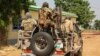Tentara Nigeria mengendarai sebuah kendaraan militer di Ngamdu, Nigeria, 3 November 2020. (Foto: Audu Marte/AFP)