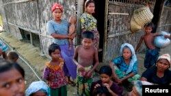 Warga muslim Rohingya tinggal di kamp penampungan sementara di kota Sittwe, Myanmar (foto: dok).