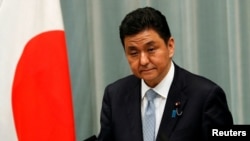 日本防衛大臣岸信夫於 2020 年 9 月 16 日在日本東京出席新聞發布會。