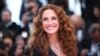 Tokoh-tokoh Hollywood Hadiri Pameran Penghormatan bagi Julia Roberts dan Tilda Swinton