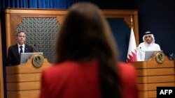 کنفرانس مطبوعاتی مشترک آنتونی بلینکن، وزیر امور خارجه آمریکا، و محمد بن عبدالرحمن بن جاسم آل ثانی، نخست‌وزیر و وزیر امور خارجه قطر، در دوحه. جمعه ۲۱ مهر ۱۴۰۲