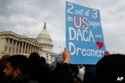 지난달 5일 미국 워싱턴의 연방의회 앞에서 불체청년추방유예(DACA) 제도를 지지하는 시위가 열렸다.