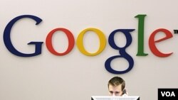 Google yang mendominasi pasaran pencarian situs internet dianggap mematikan persaingan dengan mempromosikan produk-produknya sendiri.