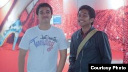 Nino Aquinas (kiri) dan Reinardus Surya Pradhitya (Adhit) penggagas program "Indo2SV" (foto: courtesy).