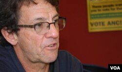 Mark Heywood, director of the Section 27 social justice movement, wants the South African government to implement better strategies to prevent new HIV infections. (D. Taylor/VOA)