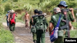 သြဂုတ်လ ၃၁ရက် ၂၀၁၇၊ ရခိုင်ပြည်နယ် ၊ မောင်တောမြို့နယ် အတွင်းတွေ့ရသော လုံခြုံရေးတပ်ဖွဲ့ဝင်မာျး