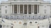 Persiapan untuk pelantikan Presiden terpilih AS Joe Biden berlangsung di West Front, Gedung Capitol, Jumat, 8 Januari 2021. (Foto: AP)