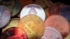 Bitcoin mempertahankan rekor tertingginya hari Senin (11/11) (foto: ilustrasi). 