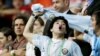 Legenda Sepak Bola Diego Maradona Tutup Usia