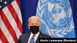 Presiden AS Joe Biden bertemu dengan Sekretaris Jenderal PBB Antonio Guterres pada sesi ke-76 Majelis Umum PBB di New York City, AS, 20 September 2021. (Foto: REUTERS/Kevin Lamarque)