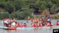 参赛队伍就位