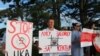 The Belarusian community in the Chicago area holds a rally in support of the uprising in Belarus against the controversial reelection of President Alexander Lukashenko, August 22, 2020. (Kulsoom Khan/VOA)