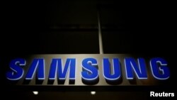 Logo Samsung Electronics di kantor pusatnya di Seoul, Korea Selatan, 4 Juli 2016. (Foto: dok).
