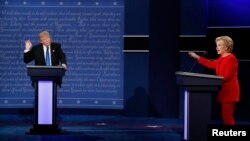 Debat Pertama Capres AS, Donald Trump (partai Republik, kiri) dan Hillary Clinton (partai Demokrat, kanan) di Hofstra University, Hempstead, New York, 26 September 2016. (REUTERS/Lucas Jackson) 