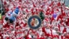 Thousands of Father Christmas from all over the globe take part in the world famous Santa Run in Newtown, Wales, on Sunday 04 December 2005. 