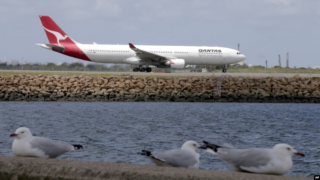 澳洲航空公司(Qantas)的飛機準備起飛（資料圖片）