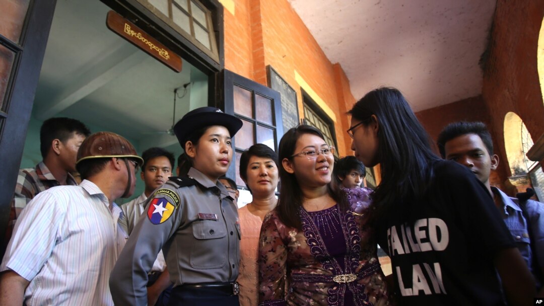 မချောစန္ဒီထွန်း ကို နိုဝင်ဘာလ ၂၄ ရက်နေ့က တရားရုံးထုတ်စဉ်။