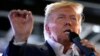Kandidat presiden dari Partai Republik, mantan Presiden Donald Trump, berbicara kepada pendukungnya saat berkunjung ke Iowa State Fair, di Des Moines, 12 Agustus 2023. 