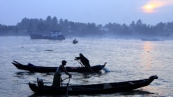 ဧရာဝတီမြစ်ထဲ ပလပ်စတစ်အမှိုက် နေ့စဉ် တန် ၁၀၀ ကျော် မျောဝင်