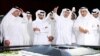 Sekretaris Jenderal Hassan Al-Thawadi (ketiga dari kiri) dari komite penyelenggara Piala Dunia 2022 tampil dalam sebuah konferensi pers.
