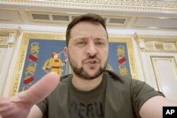 Presiden Ukraina Volodymyr Zelenskyy berbicara dari Kyiv, Ukraina, 2 Juni 2022. (Foto: via AP)