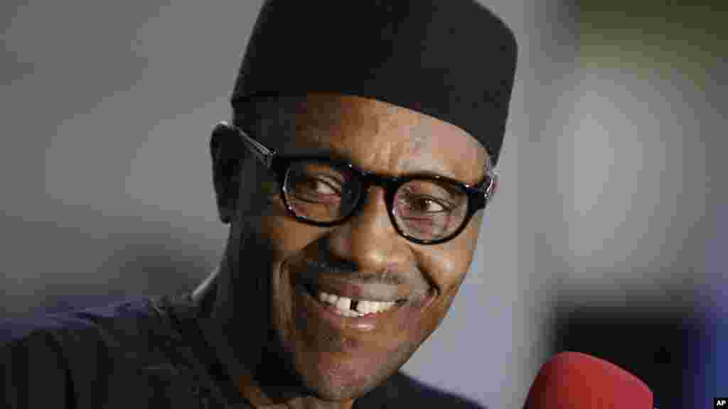Nigerian former Gen. Muhammadu Buhari speaks to journalists in Abuja, Nigeria, April 1, 2015.