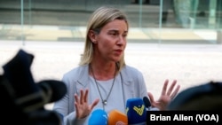 Arhiva - Šefica diplomatije Evropske unije, Federika Mogerini, razgovara sa novinarima u Beču, 7. jular 2015.