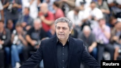 Mohammad Rasoulof dalam sesi pemotretan untuk film "Lerd" (A Man of Integrity) di Cannes, Prancis, 19 Mei 2017. (REUTERS/Stephane Mahe)