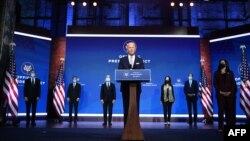 Presiden terpilih AS Joe Biden saat mengumumkan kabinetnya di Wilmington, Delaware, 24 November 2020. 