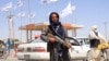 Sejumlah anggota kelompok militan Taliban terlihat di Kota Ghazni, Afghanistan, 14 Agustus 2021. (Foto: Reuters)