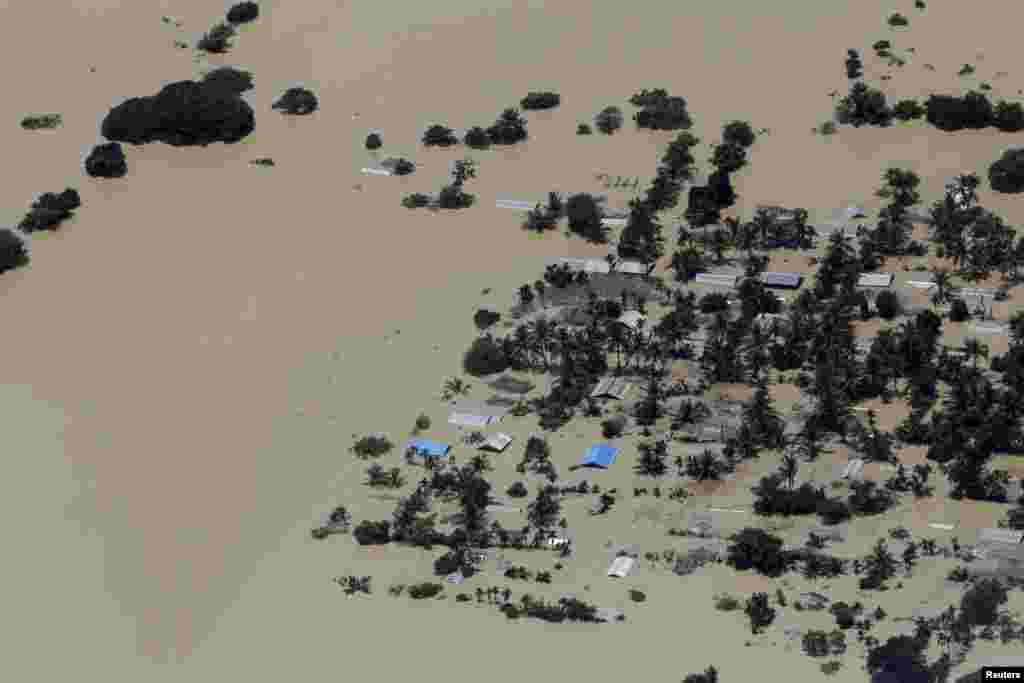 An aerial view of the flooded Kalay township at Sagaing division, Myanmar, Aug. 2, 2015. Water levels have reached as high as 2.5 meters in Sagaing and 4.5 meters in western Rakhine state, according to the government, which declared four regions disaster zones.