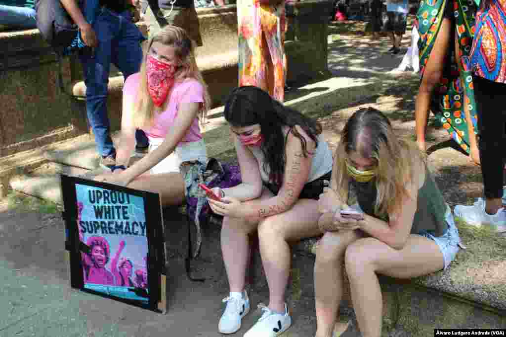 Jovens na manifestação da diáspora africana pelo movimento Black Lives Matter, no Parque Malcom X. 14 junho 2020