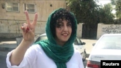Aktivis Iran Narges Mohammadi. (Foto: Narges Mohammadi's family/WANA (West Asia News Agency)/Handout via Reuters)