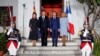 2019年3月24日在法国里维埃拉附近的地中海度假小镇滨海博利厄举行的晚宴之前，法国总统马克龙和夫人，中国国家主席习近平和夫人合影