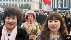 中國人大女代表步入人會場