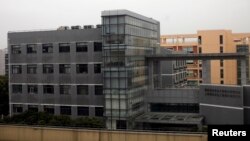 중국군 소속 사이버 부대 시설로 알려진 상하이 외곽의 한 건물. 지난 3월 촬영한 사진이다. (자료사진)