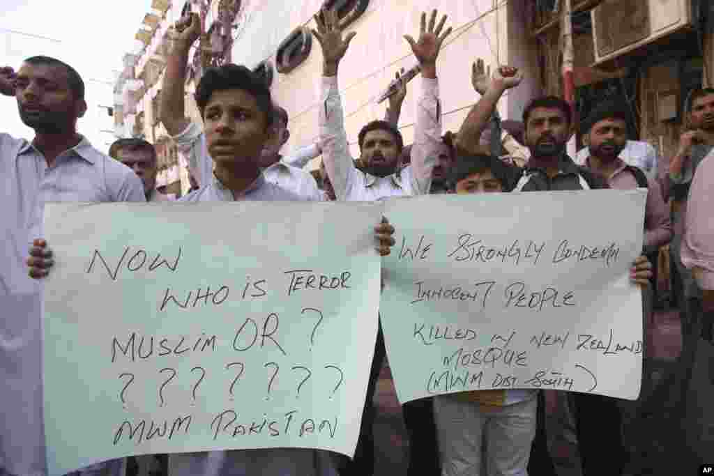 Pakistanis protest to condemn the New Zealand mosque shooting, in Karachi, Pakistan, March 15, 2019.