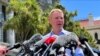 Chris Hipkins berbicara kepada awak media di Wellington, Selandia Baru, 21 Januari 2023. (Foto: REUTERS/Lucy Craymer)
