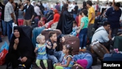 Ribuan warga Palestina di Jalur Gaza yang perlu bekerja, belajar atau mendapatkan pengobatan ke Mesir harus menunggu karena Kairo menutup perbatasan Rafah (foto: dok). 