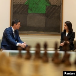 دیدار پدرو سانچز از سارا خادم در اقامتگاه رسمی نخست وزیری اسپانیا در مادرید - ۲۵ ژانویه ۲۰۲۳