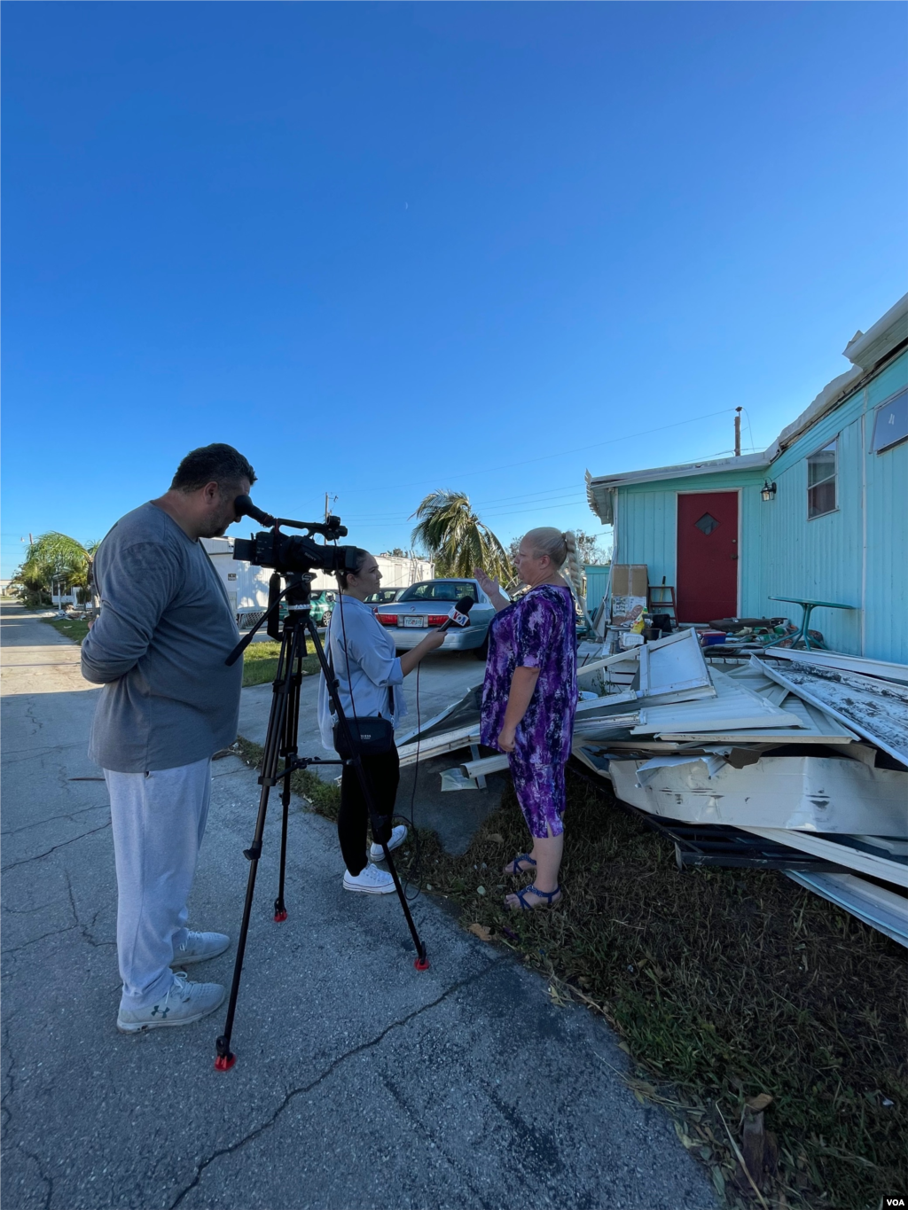 Ian kasırgası Florida’yı terk etti ancak ardında büyük bir yıkım bıraktı. VOA Türkçe ekibinden Begüm Dönmez Ersöz ve Tezcan Taşkıran kasırgada en fazla can kaybının gerçekleştiği Lee County’deydi.