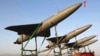 Drone-drone Iran siap untuk diluncurkan selama latihan militer di Iran (foto: dok). 