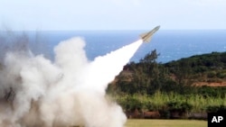 一枚「霍克」(HAWK)地對空飛彈在台灣九鵬軍事基地試射。 (2011年1月18日)