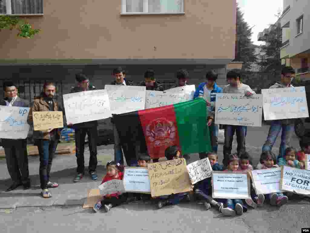 سخنگوی وزارت خارجه افغانستان می گویددفتر ساحوی ملل متحد در امور پناهندگان در انقره در بخش مهاجران سوریه، عراق، و ایران مسوولیت دارد.