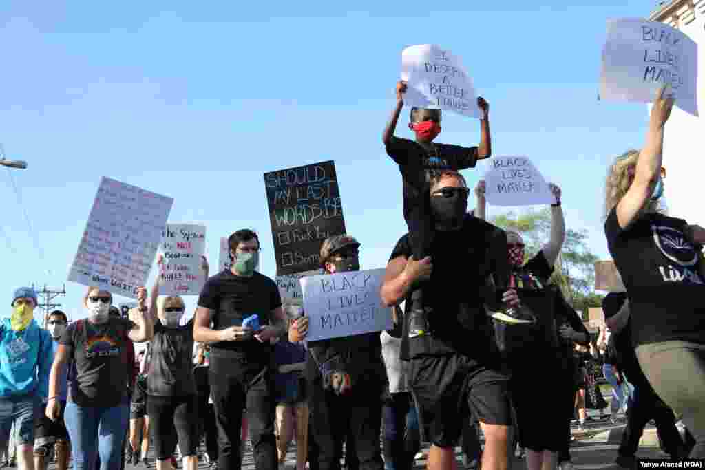 Peaceful protests in Harrisonburg