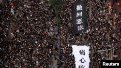 2019年6月16日香港數以萬計的示威者走上街頭。